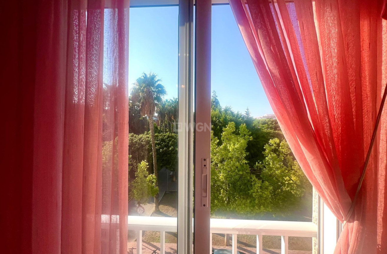 Resale - Apartment / flat - Torrevieja - Acequion