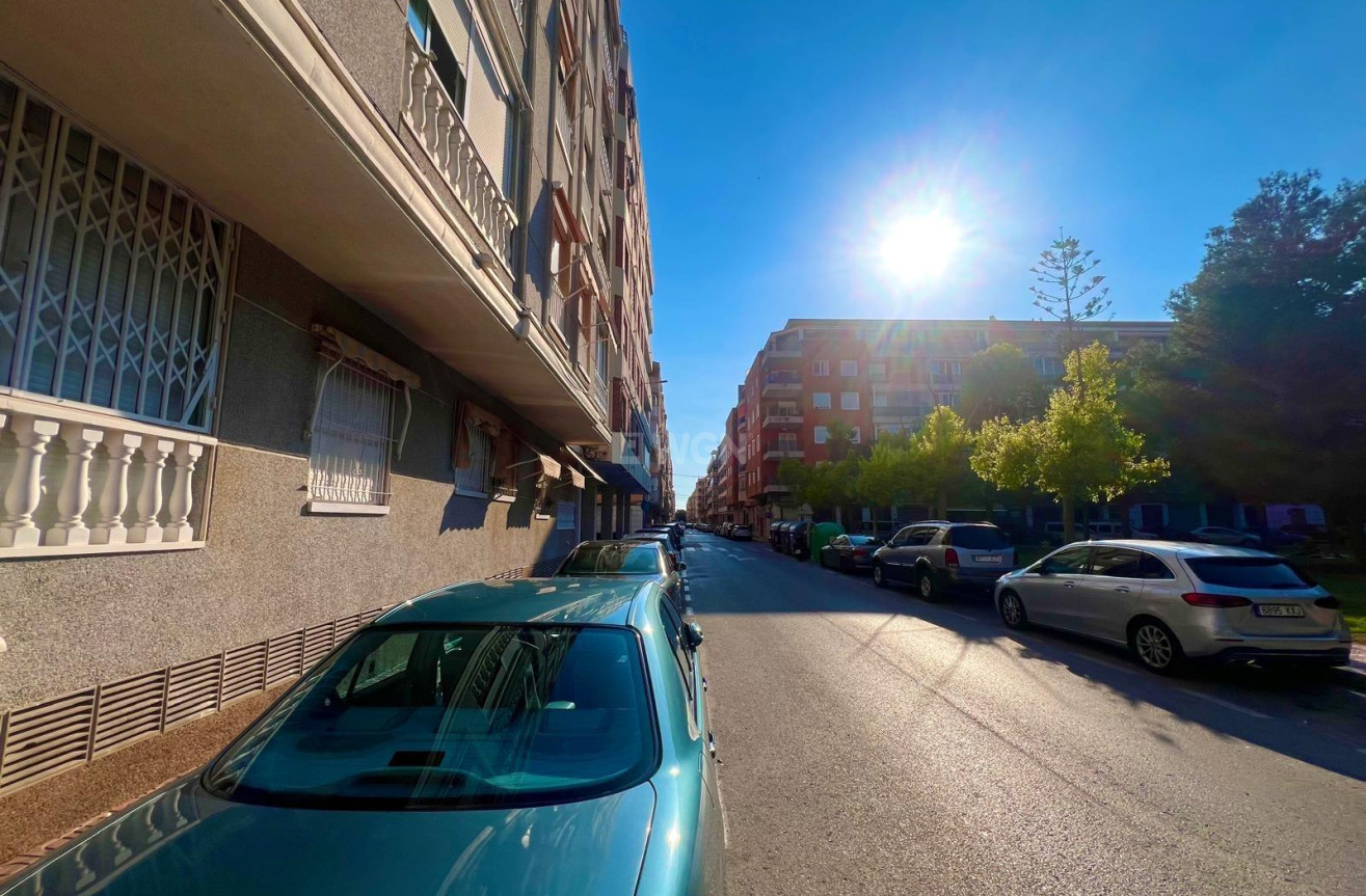 Resale - Apartment / flat - Torrevieja - Acequion