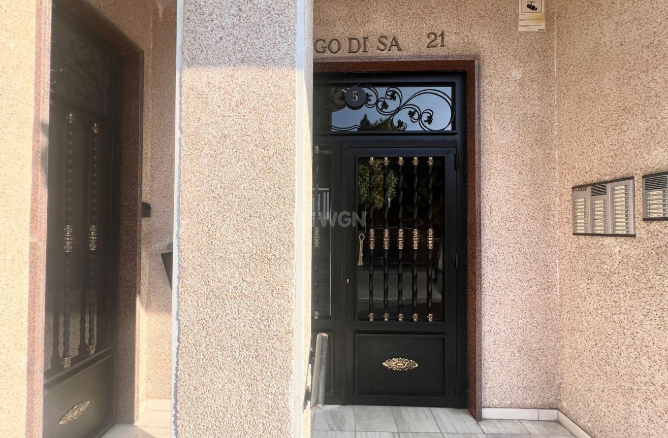 Resale - Apartment / flat - Torrevieja - Acequion