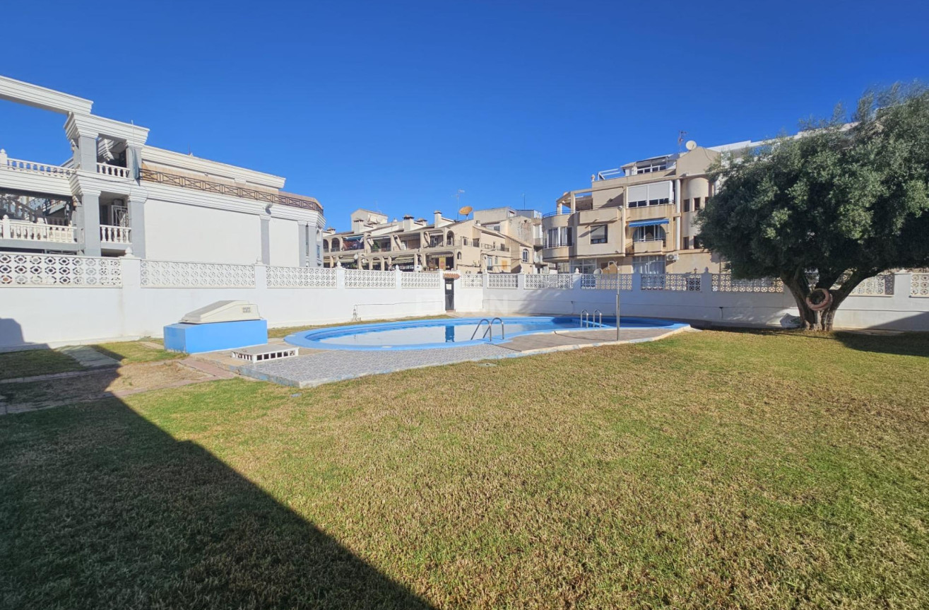 Resale - Apartment / flat - Torrevieja - Centro