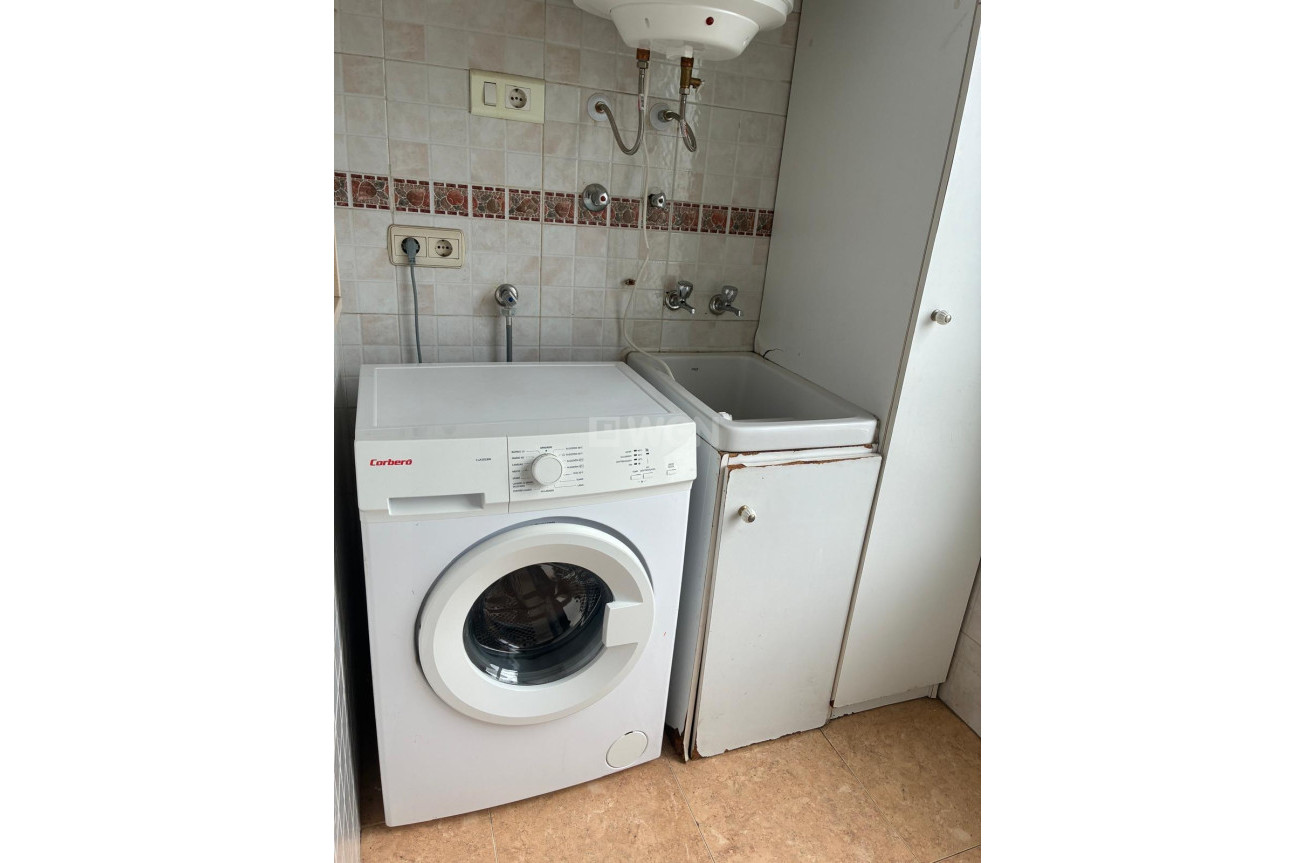 Odsprzedaż - Mieszkanie w bloku - Almoradí - Centro