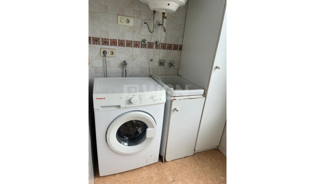 Odsprzedaż - Mieszkanie w bloku - Almoradí - Centro