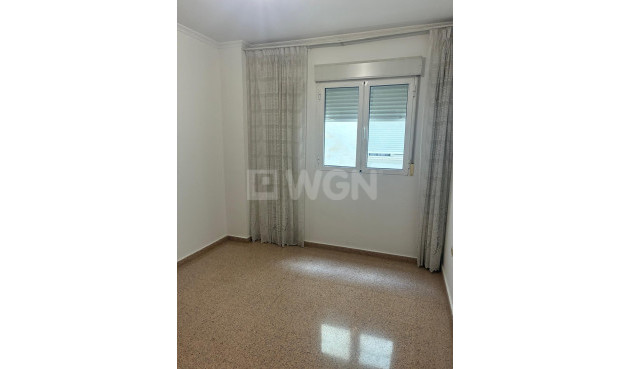 Odsprzedaż - Mieszkanie w bloku - Almoradí - Centro