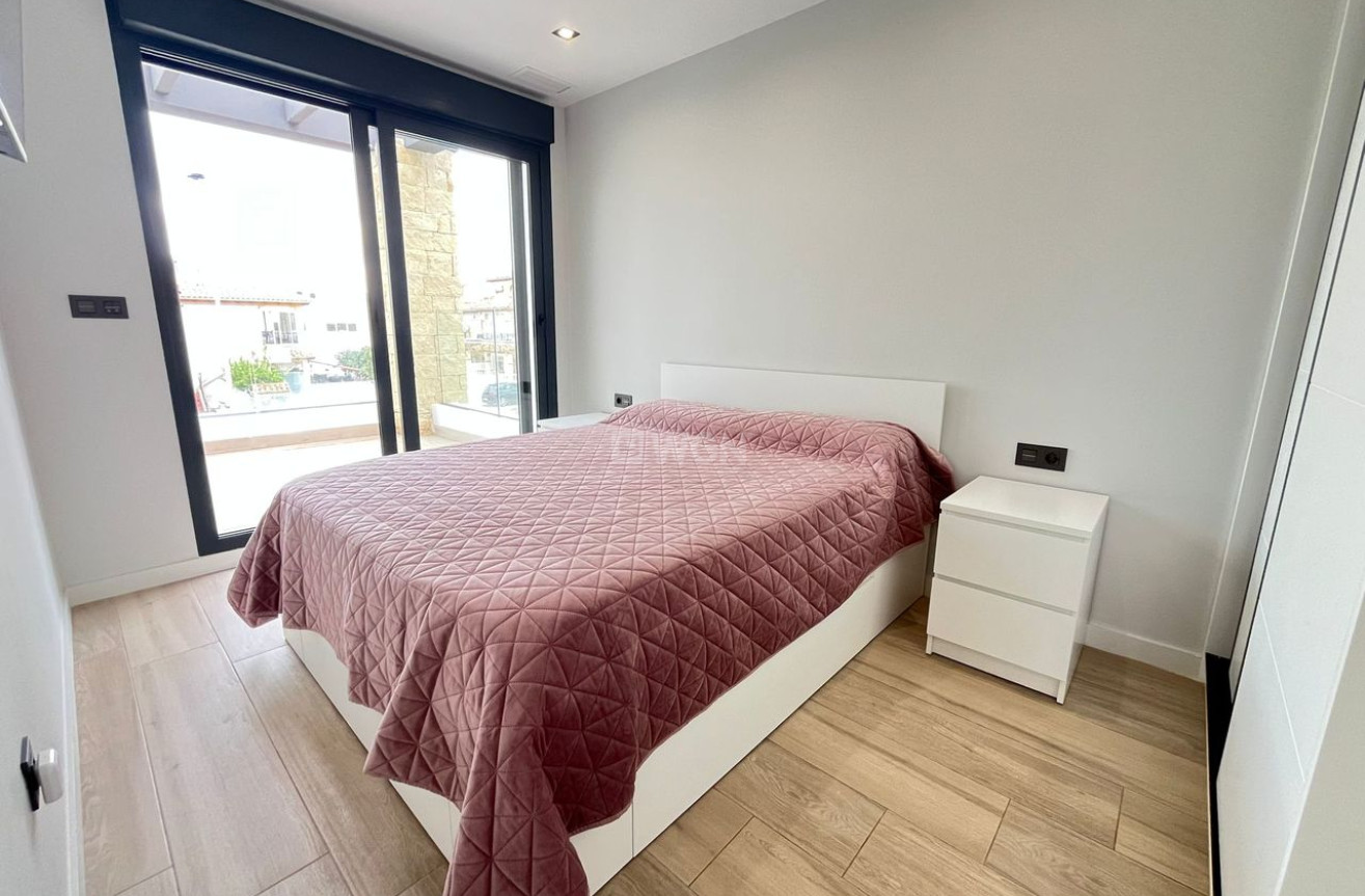 Reventa - Villa - Playa Flamenca - Costa Blanca