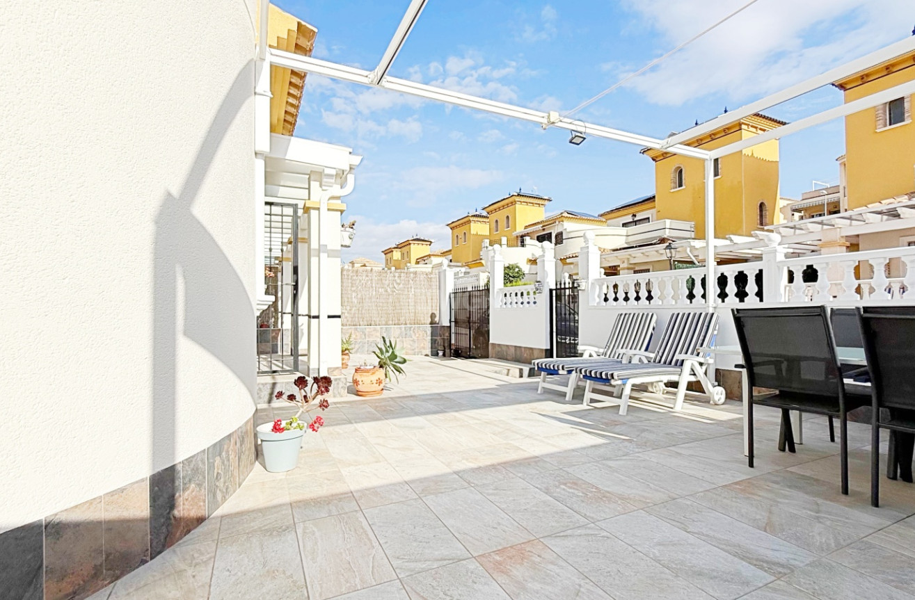 Resale - Villa - Orihuela Costa - Costa Blanca
