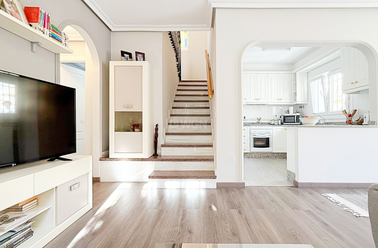 Resale - Villa - Orihuela Costa - Costa Blanca