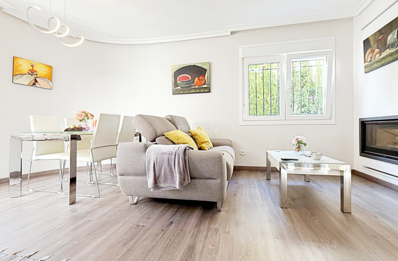 Resale - Villa - Orihuela Costa - Costa Blanca