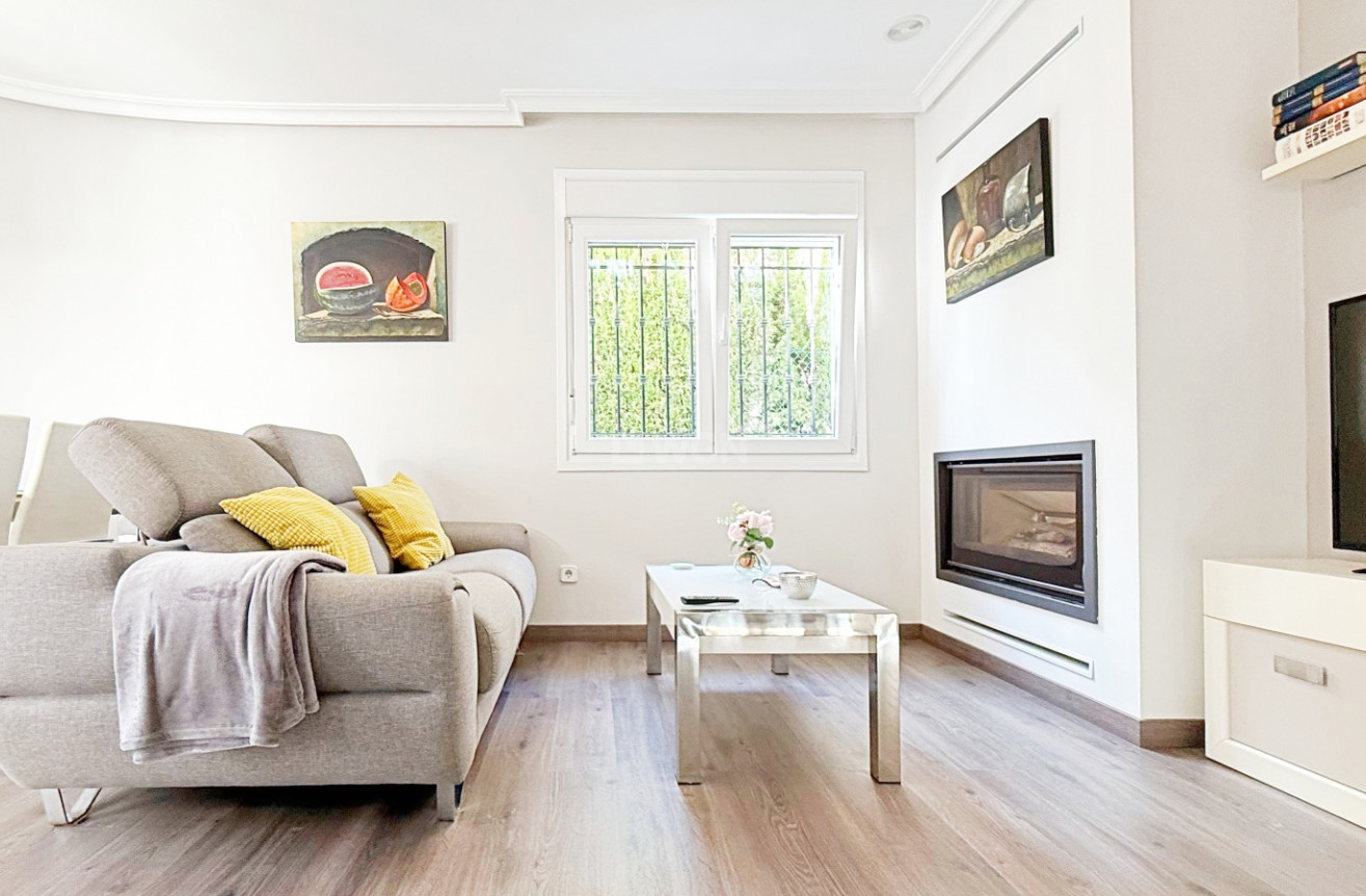 Resale - Villa - Orihuela Costa - Costa Blanca