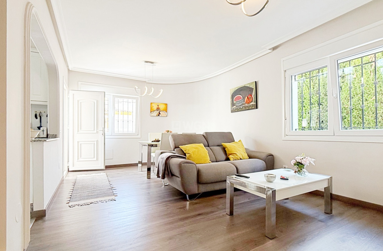 Resale - Villa - Orihuela Costa - Costa Blanca