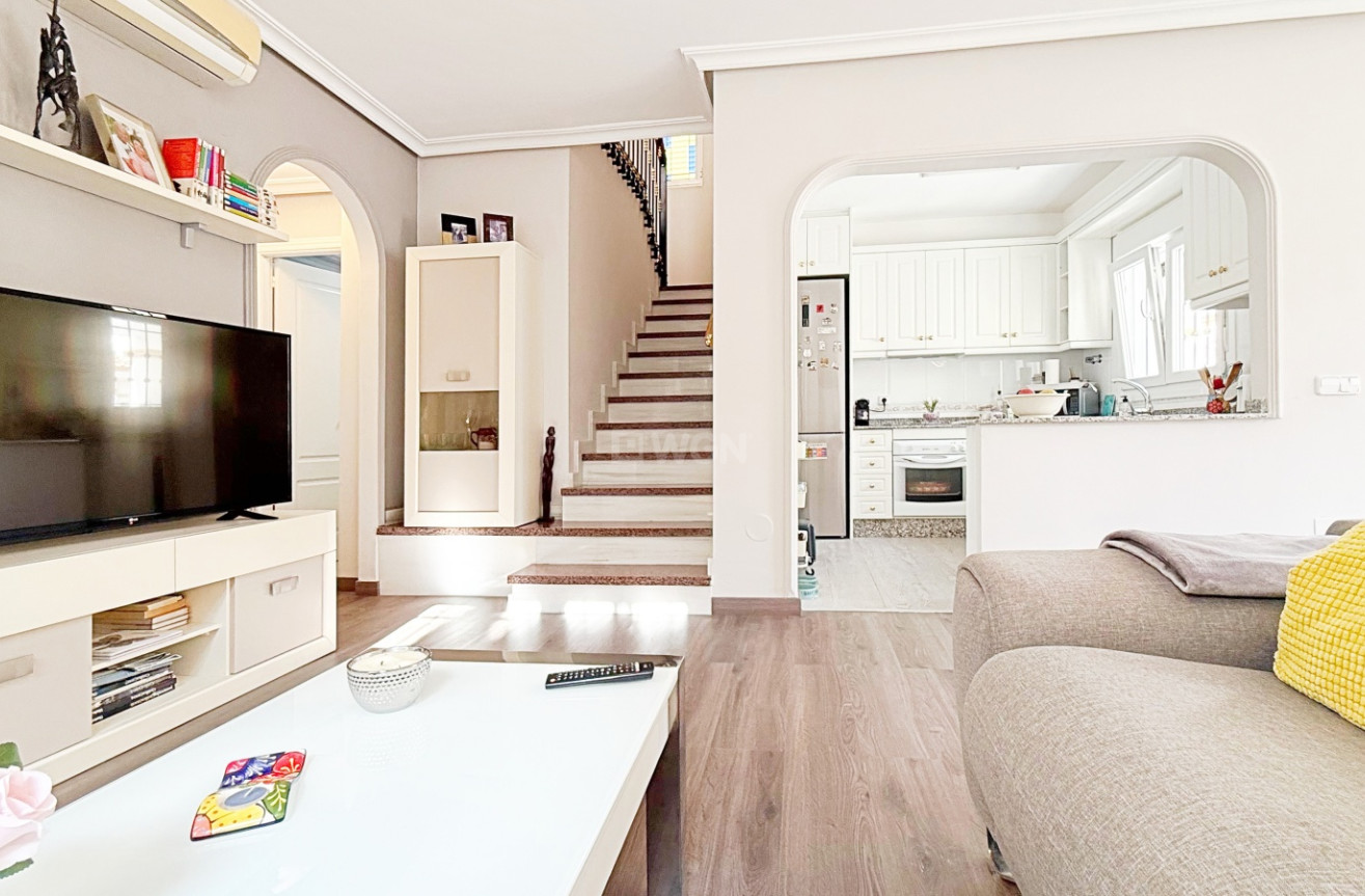 Resale - Villa - Orihuela Costa - Costa Blanca