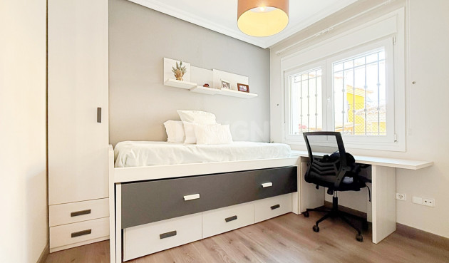 Resale - Villa - Orihuela Costa - Costa Blanca