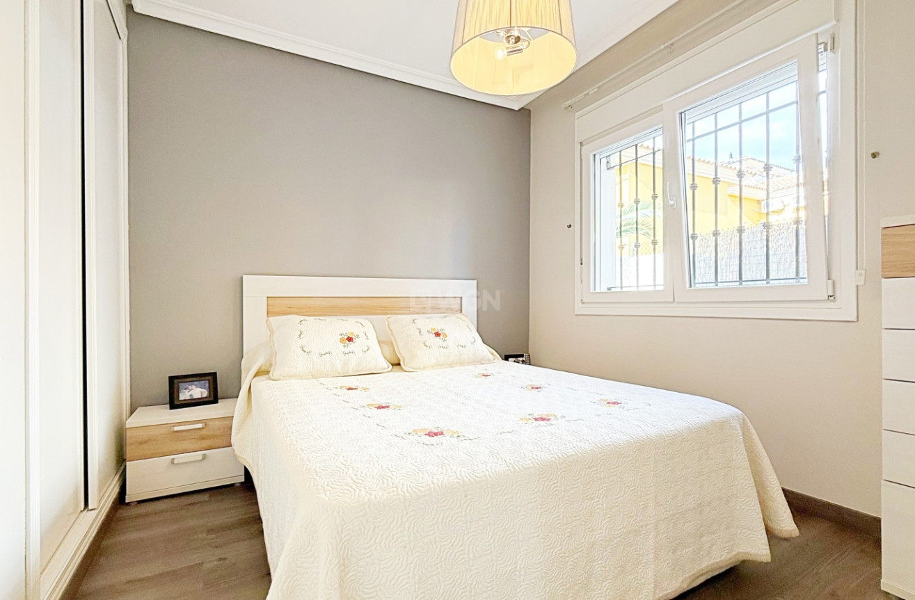 Resale - Villa - Orihuela Costa - Costa Blanca