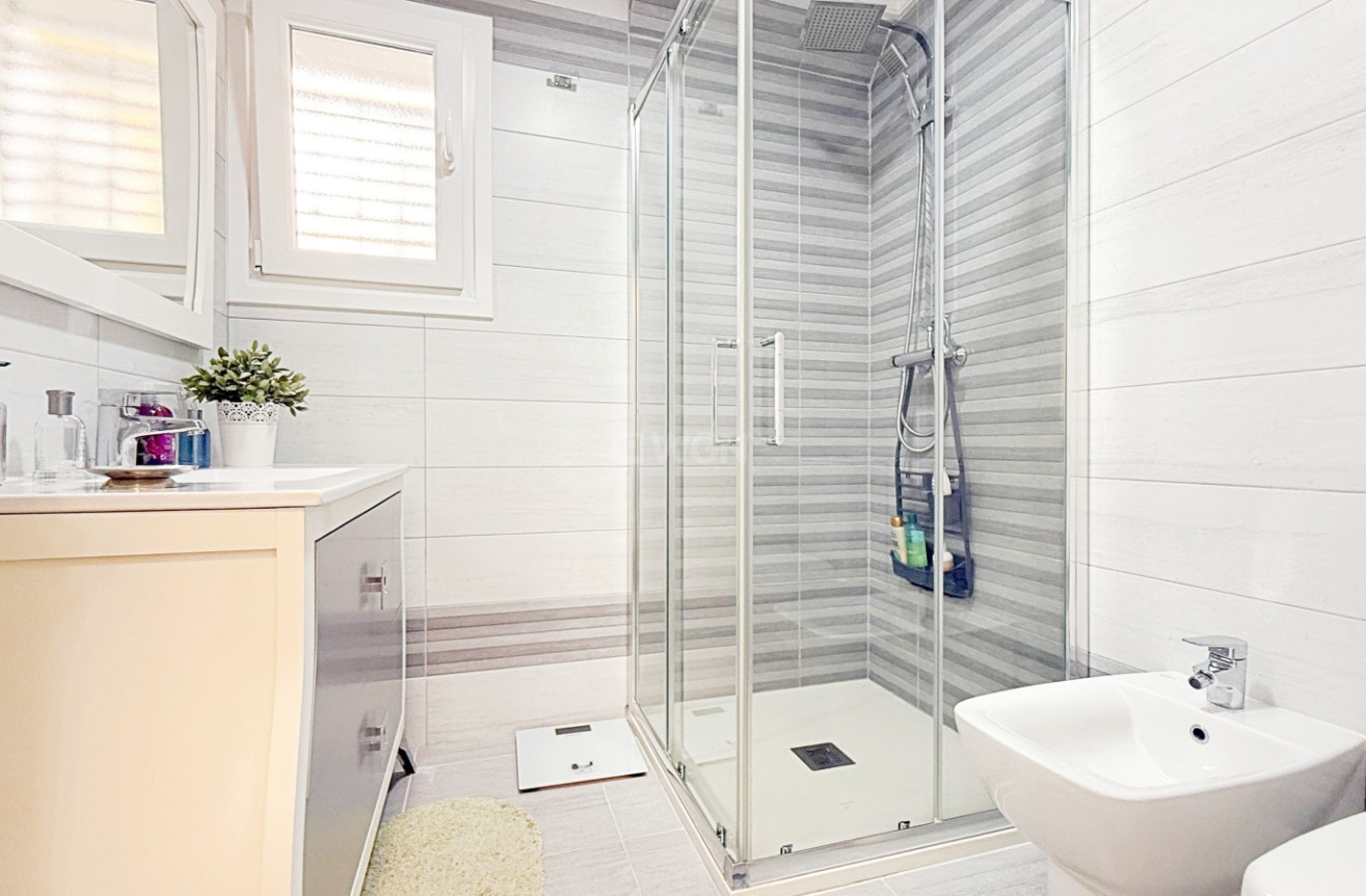 Resale - Villa - Orihuela Costa - Costa Blanca