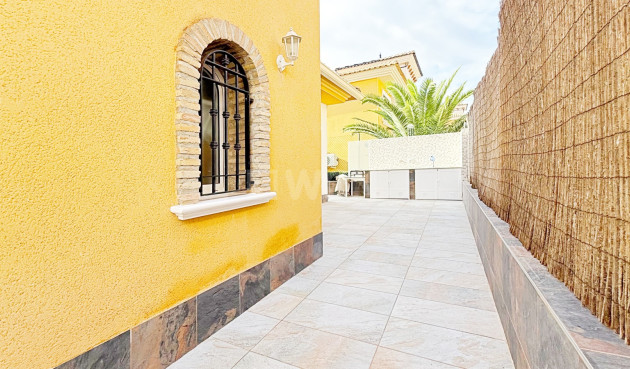 Resale - Villa - Orihuela Costa - Costa Blanca