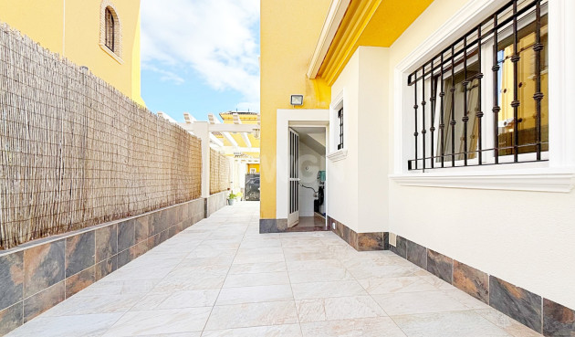 Resale - Villa - Orihuela Costa - Costa Blanca