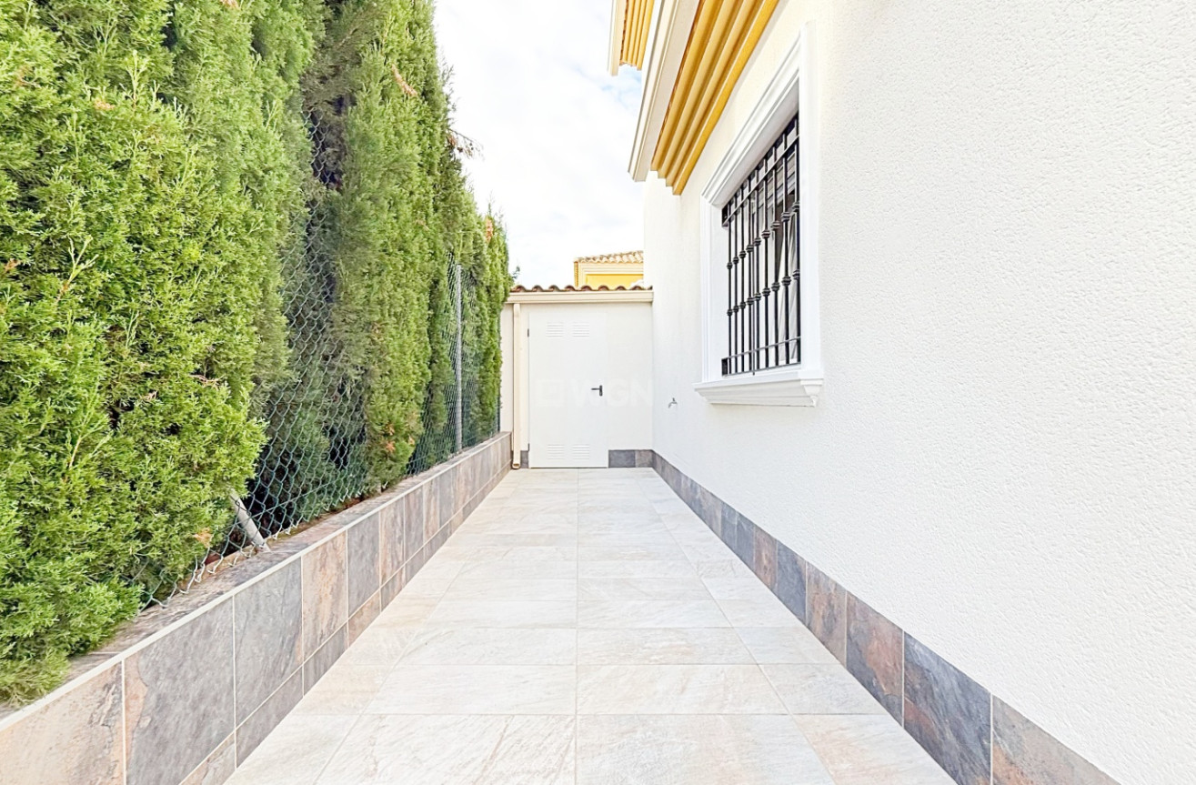 Resale - Villa - Orihuela Costa - Costa Blanca