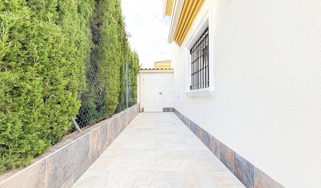 Resale - Villa - Orihuela Costa - Costa Blanca