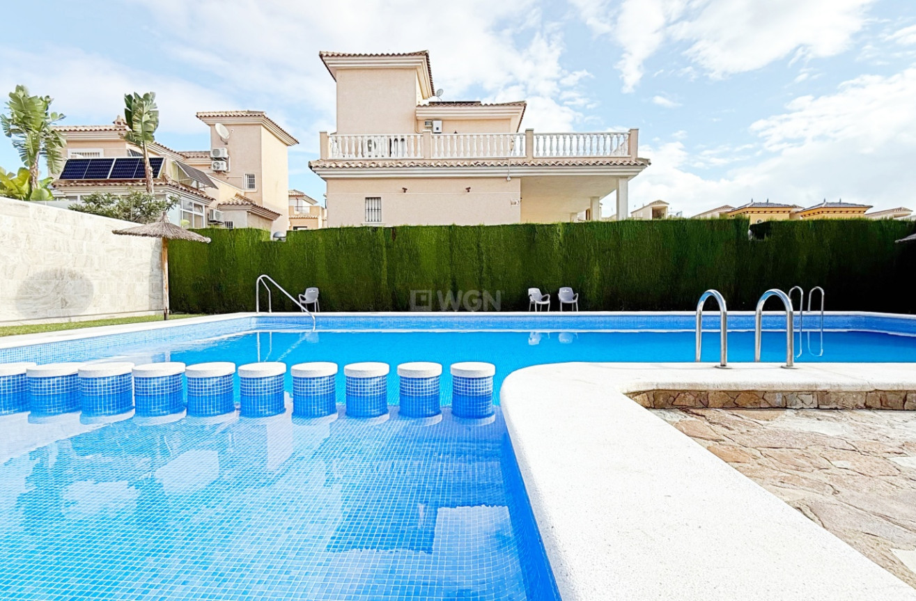 Resale - Villa - Orihuela Costa - Costa Blanca