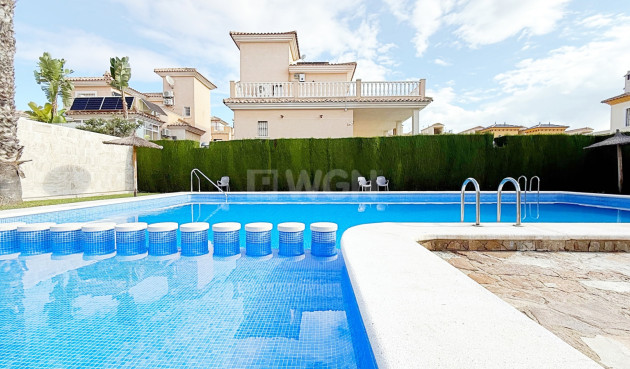 Resale - Villa - Orihuela Costa - Costa Blanca