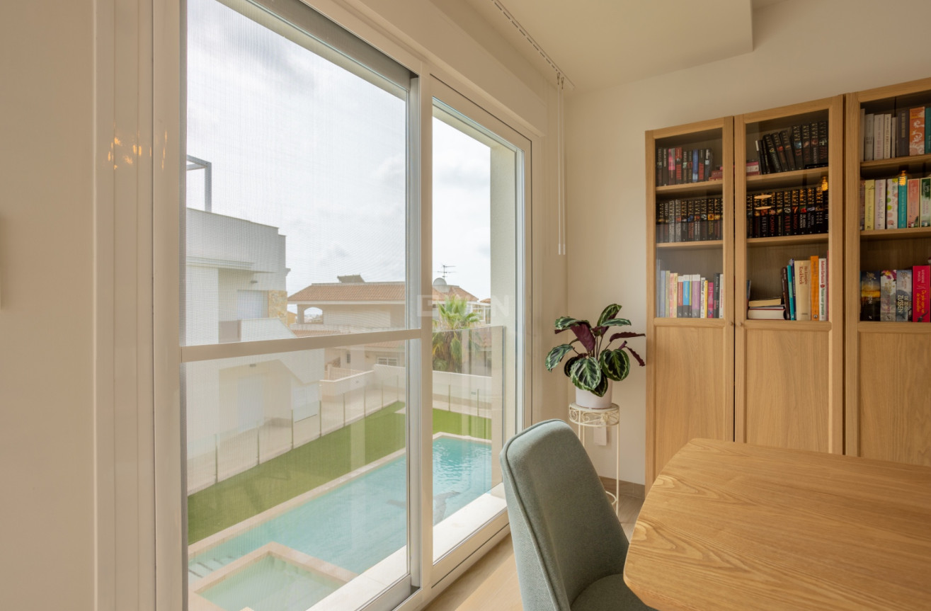 Odsprzedaż - Mieszkanie w bloku - Orihuela Costa - Costa Blanca