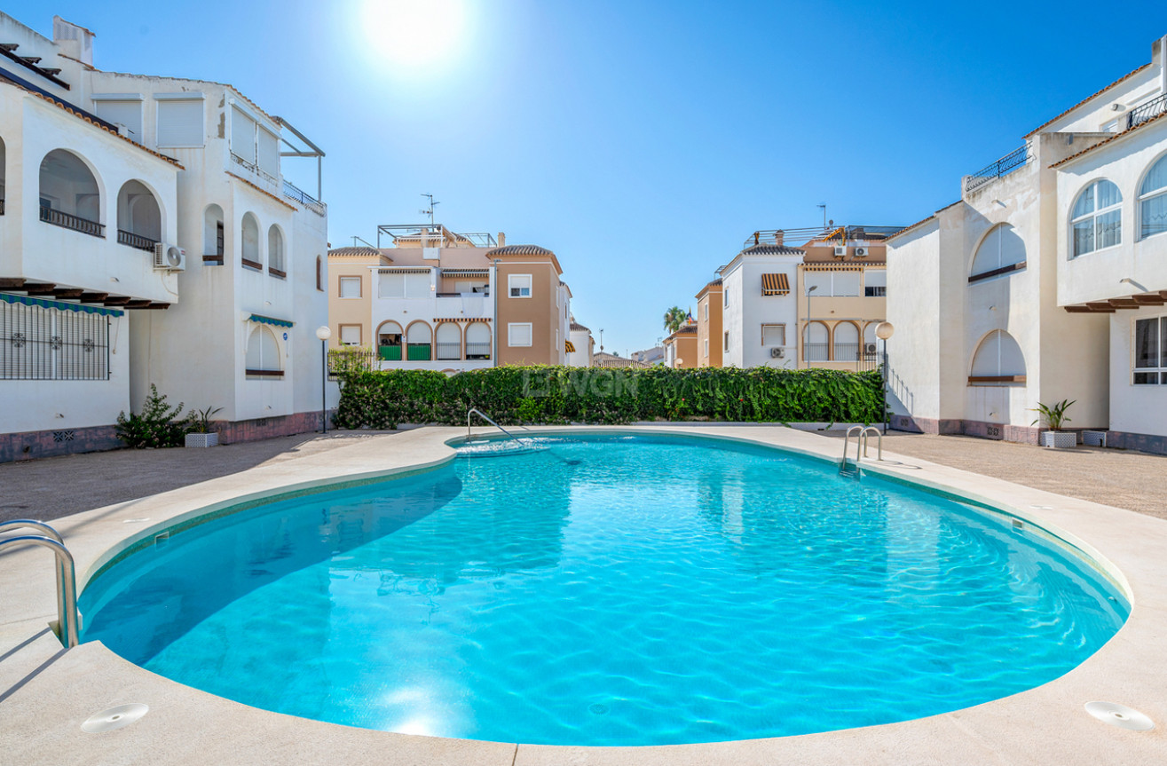 Odsprzedaż - Mieszkanie w bloku - Torrevieja - Costa Blanca