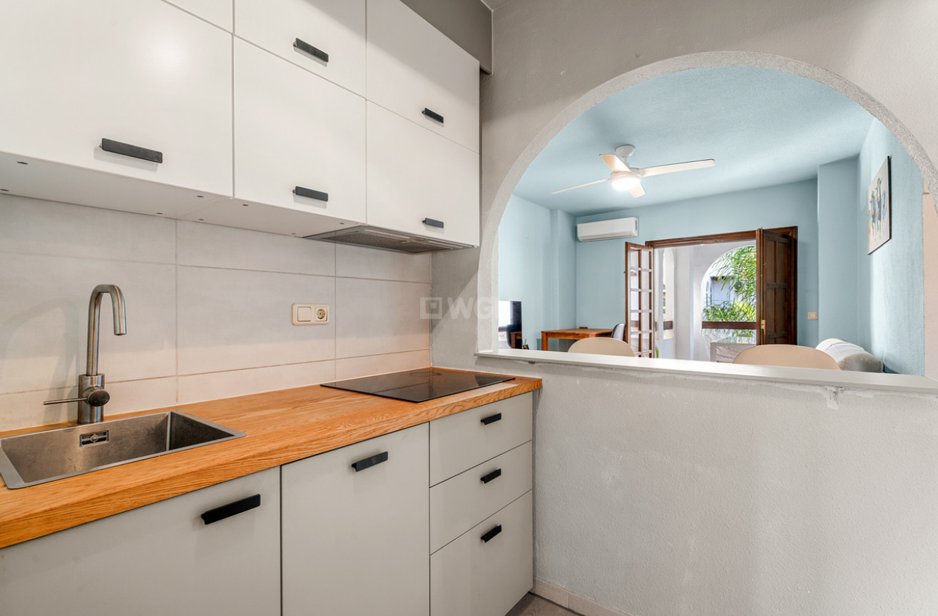 Odsprzedaż - Mieszkanie w bloku - Torrevieja - Costa Blanca