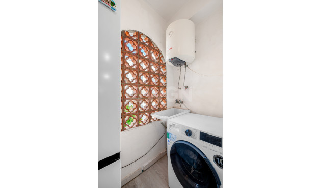 Odsprzedaż - Mieszkanie w bloku - Torrevieja - Costa Blanca