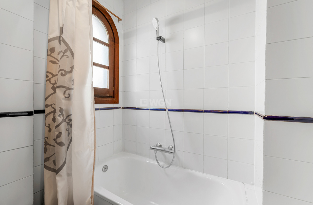 Odsprzedaż - Mieszkanie w bloku - Torrevieja - Costa Blanca