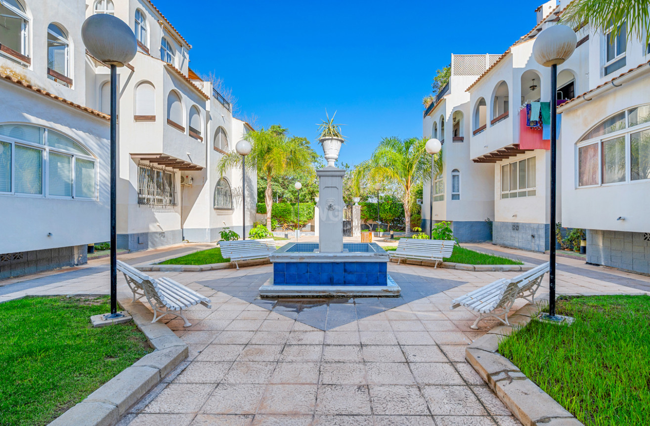 Odsprzedaż - Mieszkanie w bloku - Torrevieja - Costa Blanca