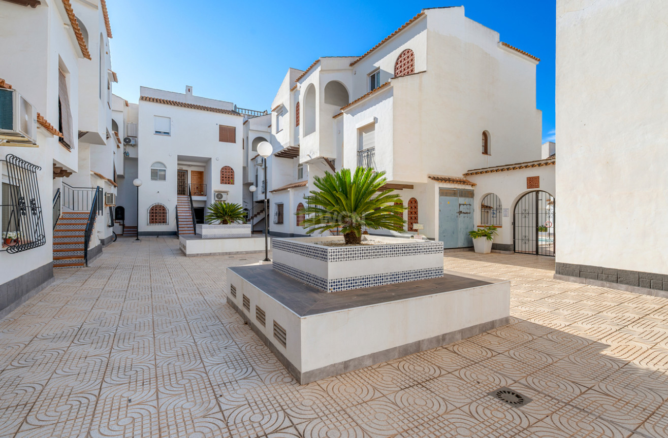 Odsprzedaż - Mieszkanie w bloku - Torrevieja - Costa Blanca