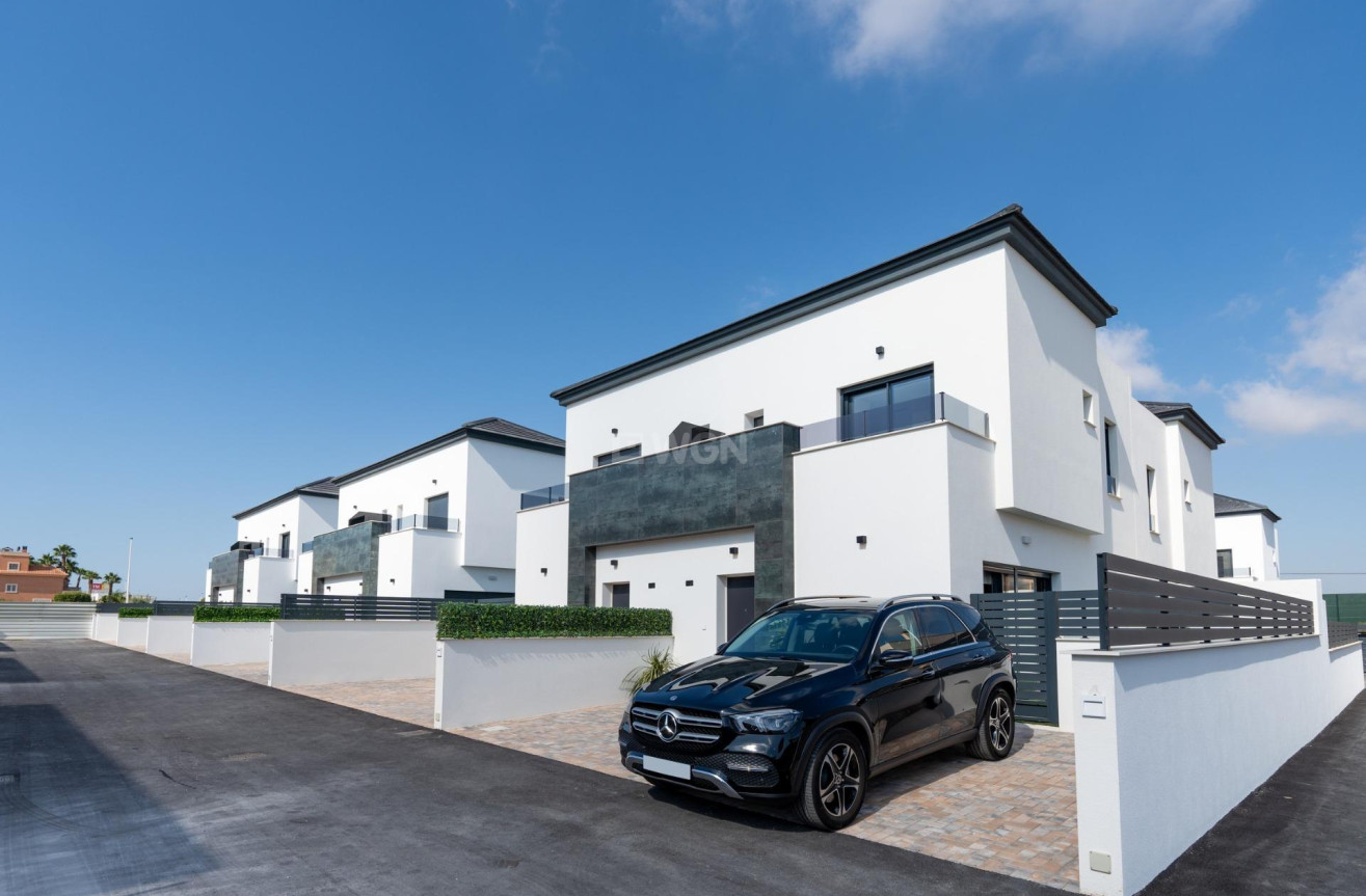 Nowy budynek - Villa - Gran Alacant