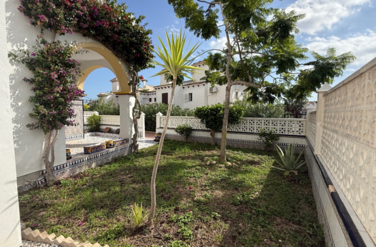 Reventa - Duplex - San Miguel de Salinas - Inland