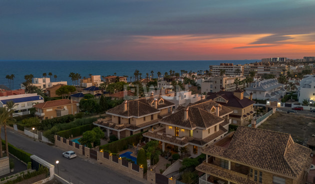 Odsprzedaż - Villa - Torrevieja - Costa Blanca