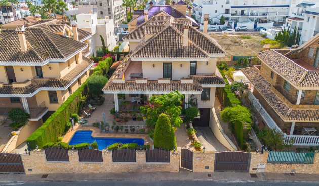 Odsprzedaż - Villa - Torrevieja - Costa Blanca
