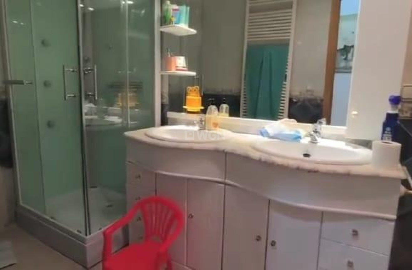 Odsprzedaż - Mieszkanie w bloku - Torrevieja