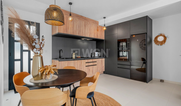 Odsprzedaż - Mieszkanie w bloku - San Miguel de Salinas - Inland