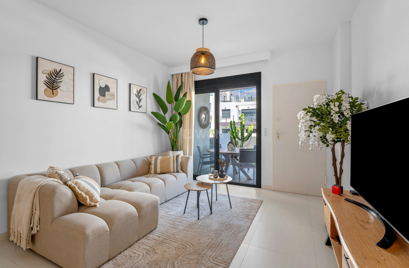 Odsprzedaż - Mieszkanie w bloku - San Miguel de Salinas - Inland