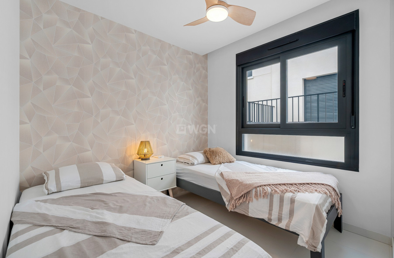 Odsprzedaż - Mieszkanie w bloku - San Miguel de Salinas - Inland