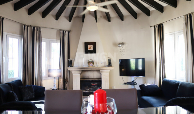 Odsprzedaż - Villa - Murla - Inland