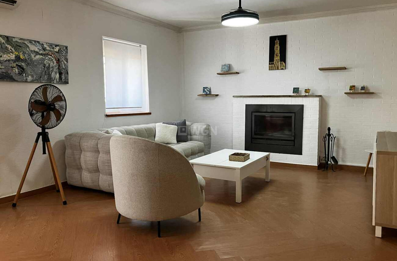 Odsprzedaż - Villa - Biar - Costa Blanca