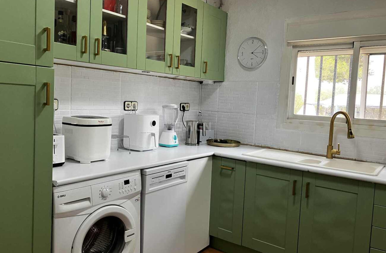 Odsprzedaż - Villa - Biar - Costa Blanca