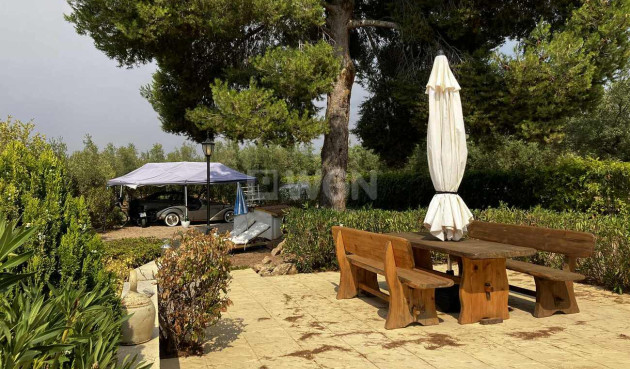 Odsprzedaż - Villa - Biar - Costa Blanca