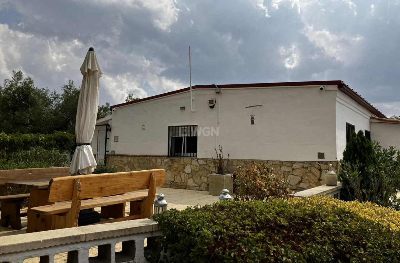 Odsprzedaż - Villa - Biar - Costa Blanca