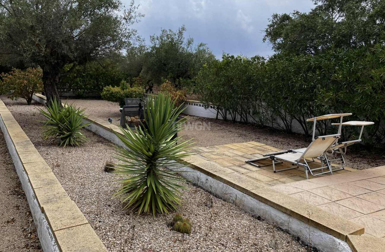 Odsprzedaż - Villa - Biar - Costa Blanca