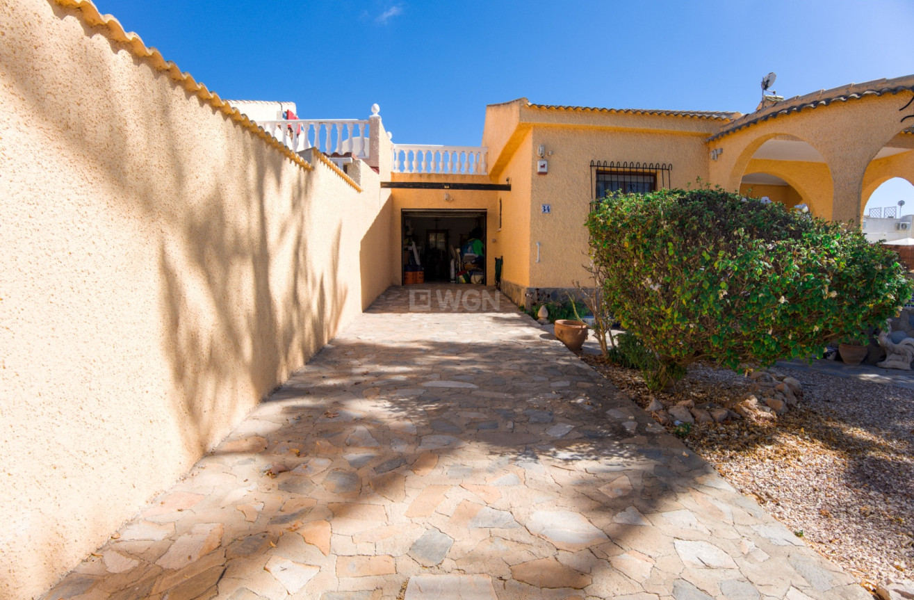 Resale - Villa - La Siesta - Costa Blanca