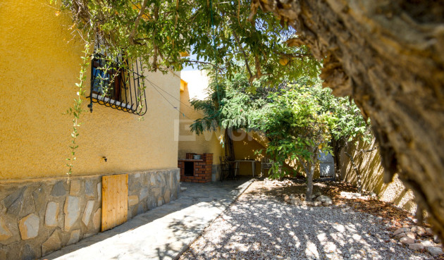 Resale - Villa - La Siesta - Costa Blanca