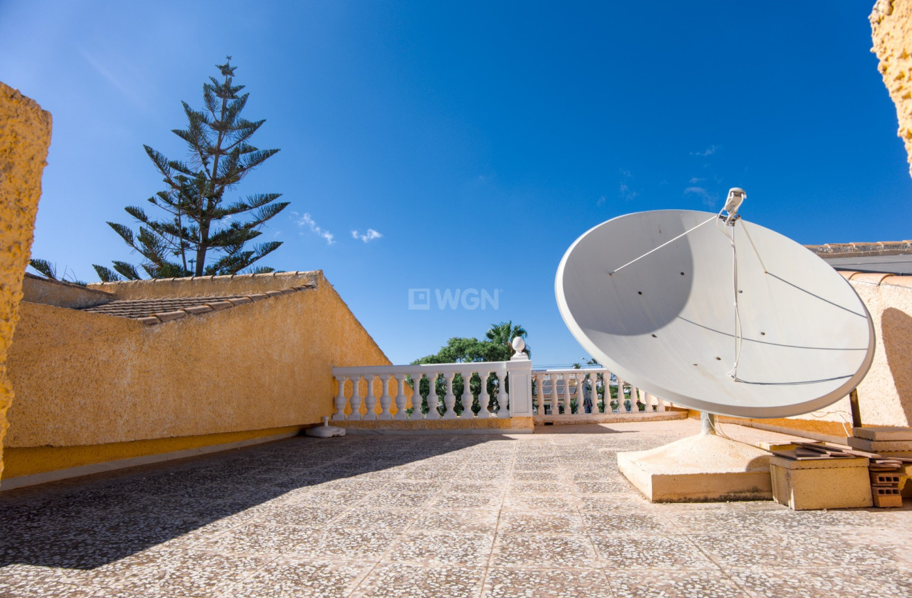 Resale - Villa - La Siesta - Costa Blanca