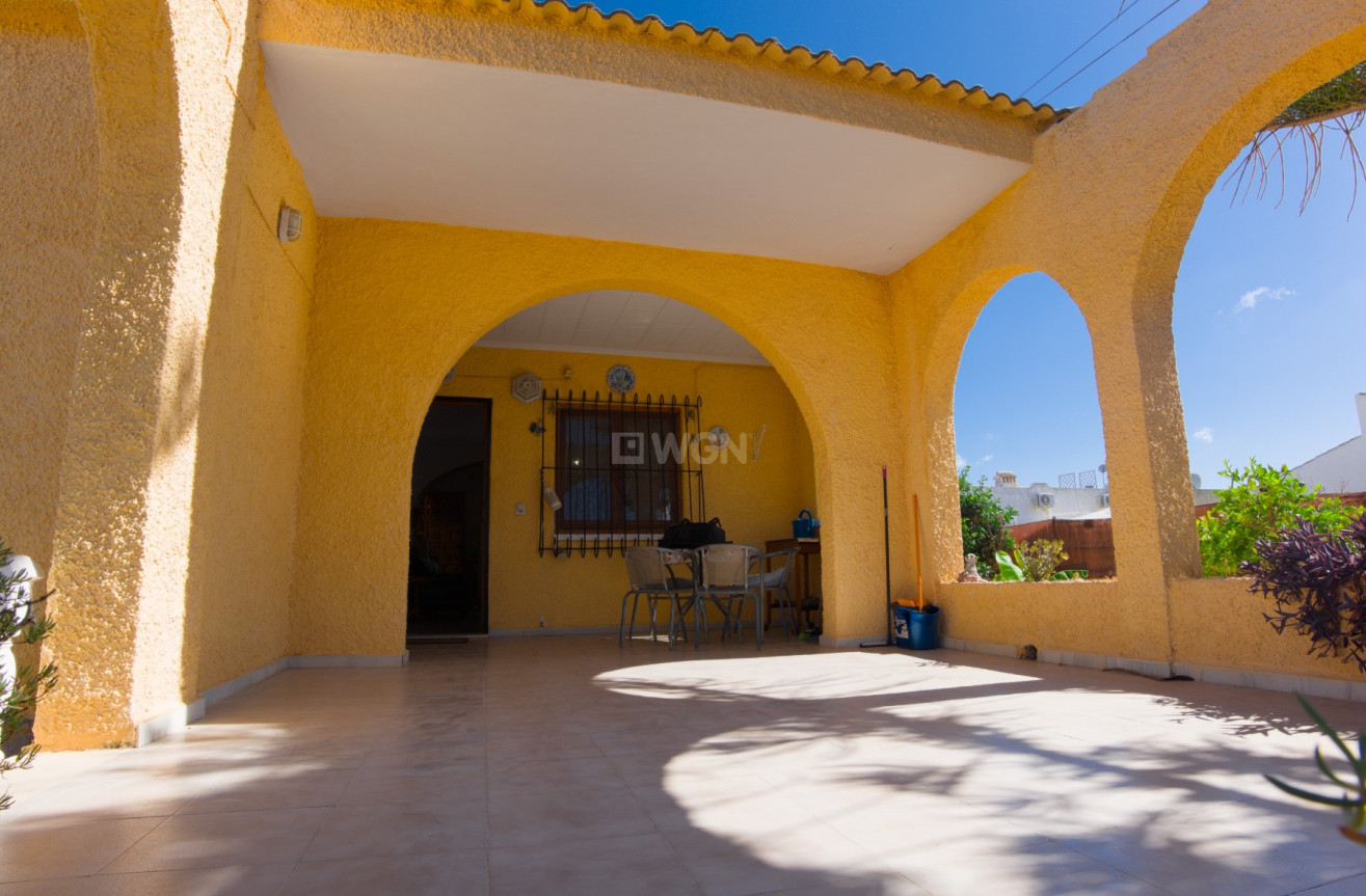 Resale - Villa - La Siesta - Costa Blanca