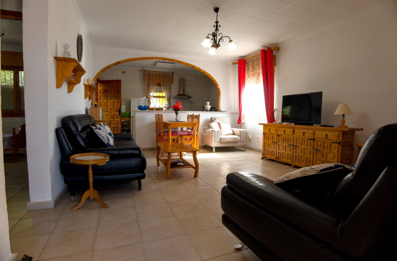Resale - Villa - La Siesta - Costa Blanca