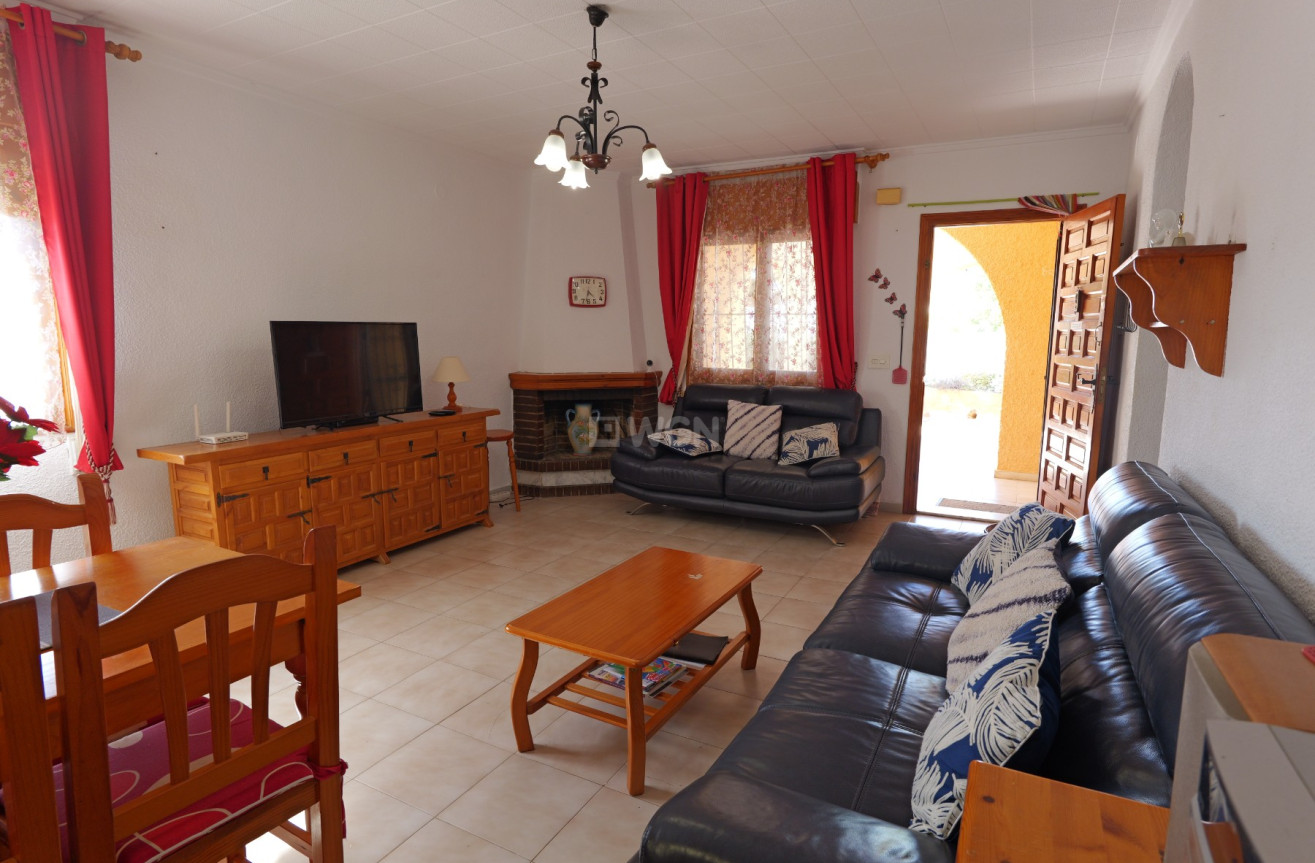 Resale - Villa - La Siesta - Costa Blanca
